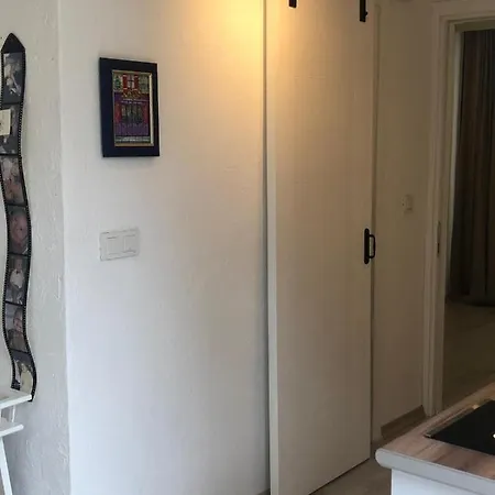 Apart, Yahsi Sahiline Yakin Ortakent'te Merkezi Konumda * Bodrum