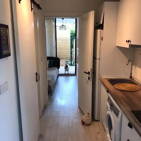 Appartement Apart, Yahsi Sahiline Yakin Ortakent'te Merkezi Konumda *