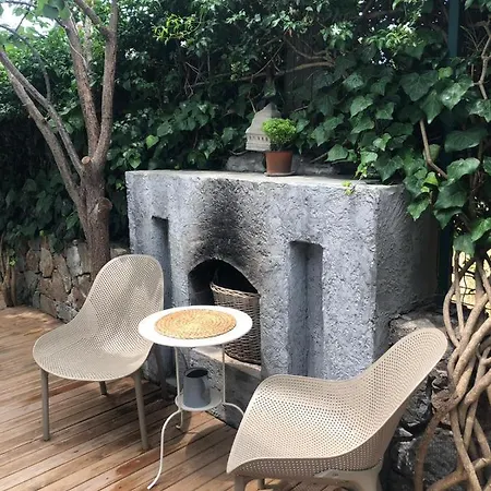Apart, Yahsi Sahiline Yakin Ortakent'te Merkezi Konumda Appartement Bodrum