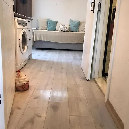 Appartement Apart, Yahsi Sahiline Yakin Ortakent'te Merkezi Konumda