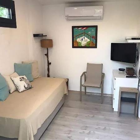 Apart, Yahsi Sahiline Yakin Ortakent'te Merkezi Konumda