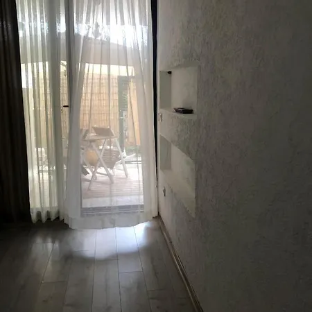 Appartement Apart, Yahsi Sahiline Yakin Ortakent'te Merkezi Konumda Bodrum